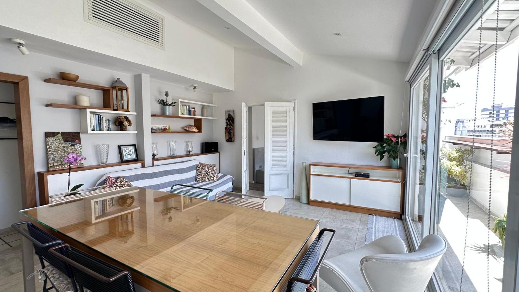 Elegant 2 Bedroom Penthouse Ipanema Location