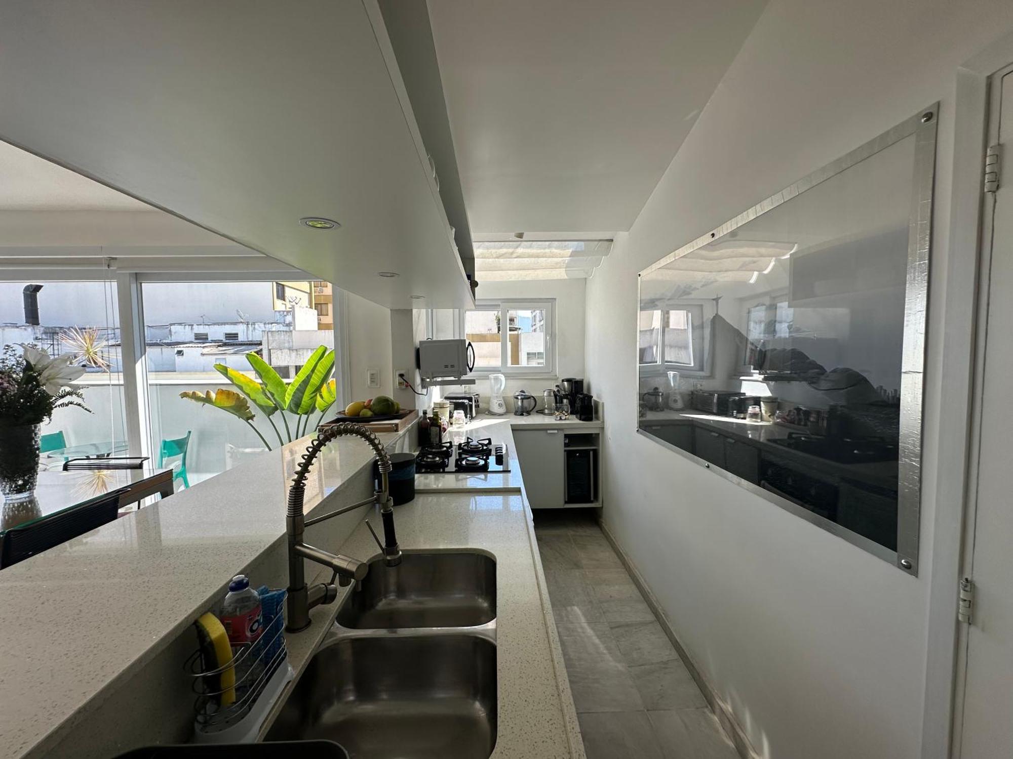 Elegant 2 Bedroom Penthouse Ipanema Location Apartment